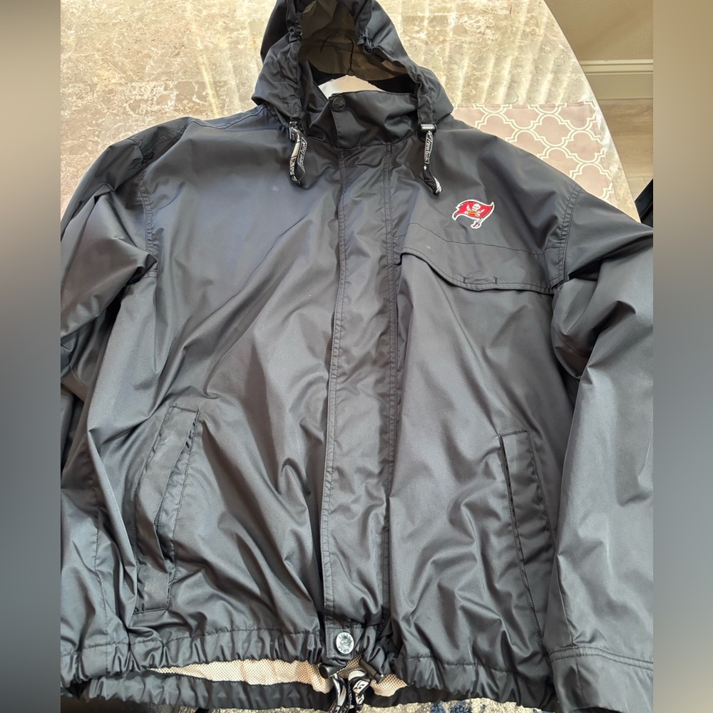Bucs Buccaneers football windbreaker size large Tampa bay